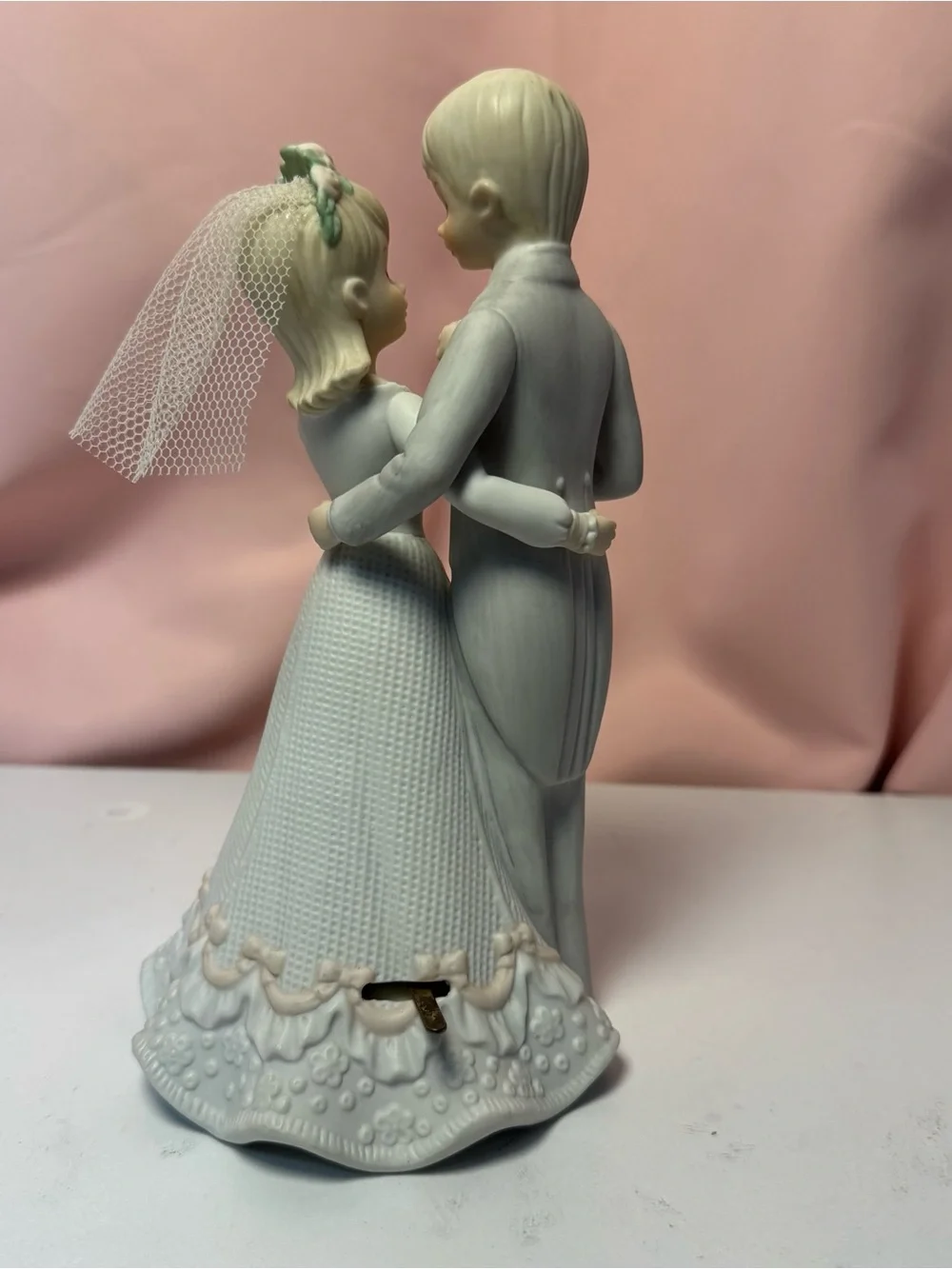 Lefton White and Mint Bride & Groom Ceramic music box
